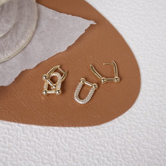 NEW 14K Gold Plated Diamond Horseshoe Earrings - Picture 4 of 7